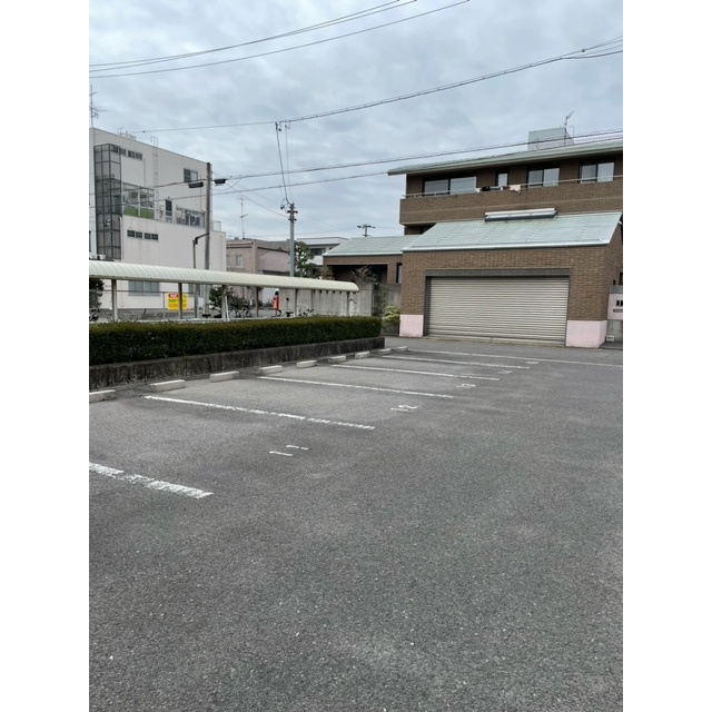 ドリーム　ヨシマチの駐車場