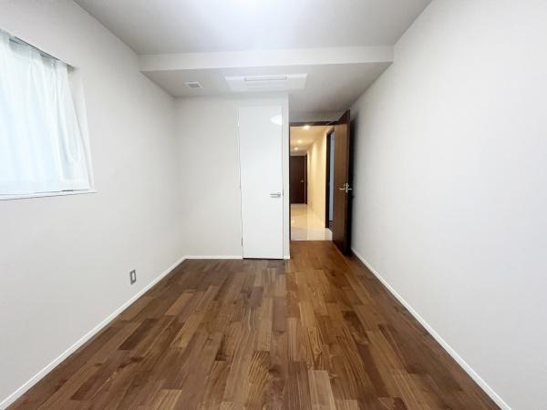 バースシティ・ザ・マーク鷺沼の洋室|心地よい日差しと風が気持ちの良い居室♪　リッチな空気は、広々とした居室の特権です♪