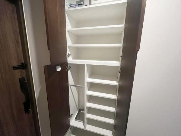 バースシティ・ザ・マーク鷺沼の収納|収納力たっぷりのシューズボックスもあり、玄関もスッキリ整理出来ます♪