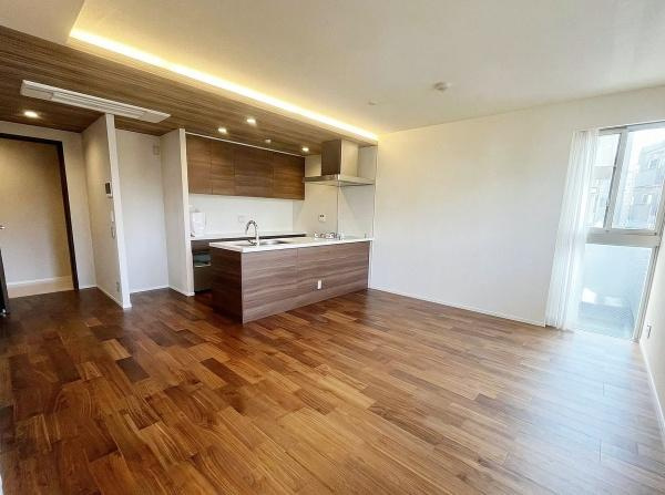 バースシティ・ザ・マーク鷺沼の居間・リビング|キッチンからリビングダイニングまで見渡せて、ご家族のコミュニケーションも取りやすい間取りです♪