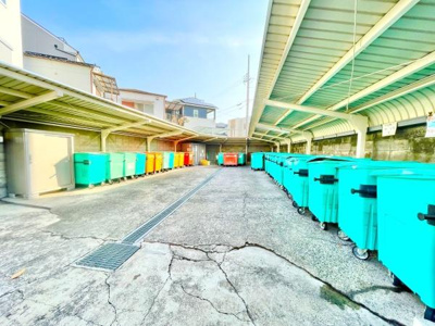 【その他共用部分】 | 白鷺スカイハイツ | 敷地内ゴミ出し場。きちんと分別されていてキレイなゴミ出し場所になっています！