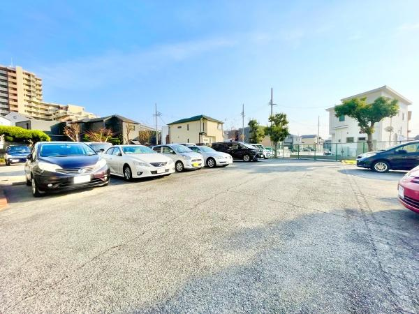 【駐車場】 | 白鷺スカイハイツ | お車の出し入れも楽々ですね♪現地駐車場部分になります！
