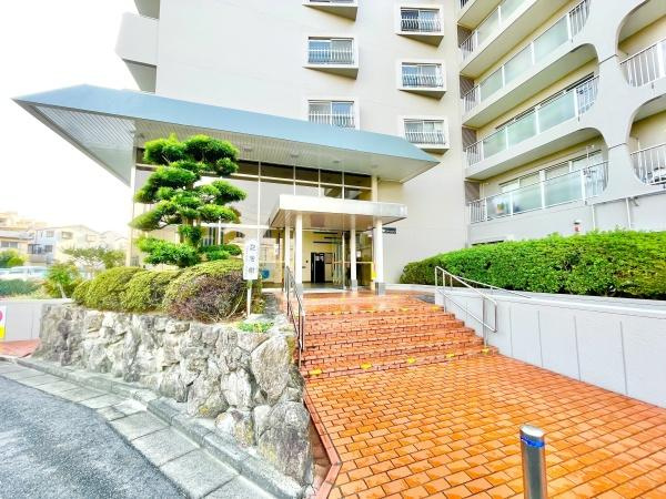 【エントランス】 | 白鷺スカイハイツ | 南海高野線・大阪メトロ御堂筋線が徒歩圏内！通勤・通学も視野に入れると各方面アクセスがいい住居は日々の生活を助けてくれますね。
