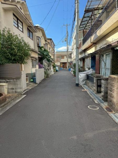 【前面道路含む現地写真】