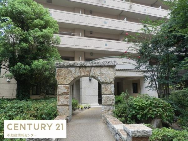 【エントランス】 | リバーガーデンこのはな | オートロック付きで防犯面も安心です！