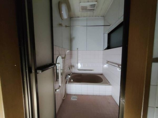 和歌山市毛見　中古戸建の浴室