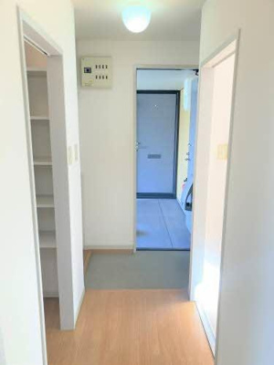 【玄関】 | ニューヒルズB棟