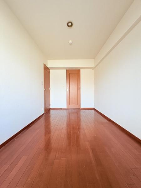 グランシティ上永谷の洋室