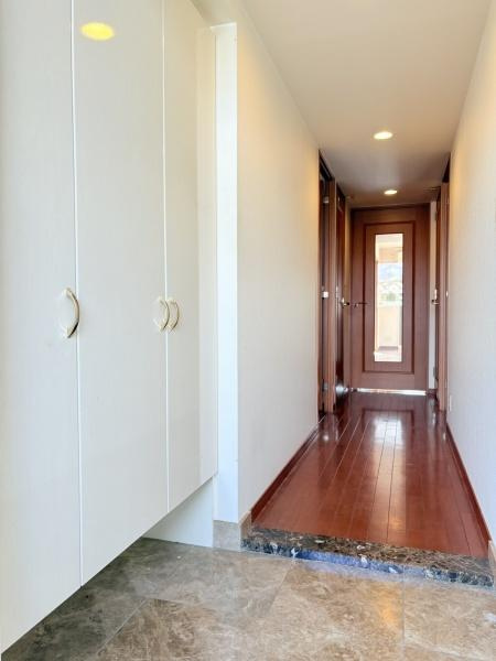 グランシティ上永谷の玄関