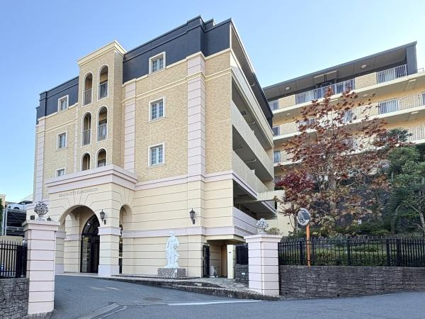 グランシティ上永谷の外観|オブジェのある豪華な外観・