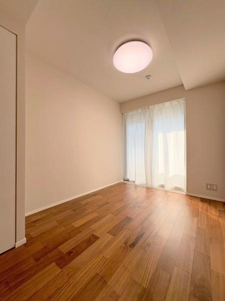 バースシティ・ザ・マーク鷺沼の洋室|明るい居室です。