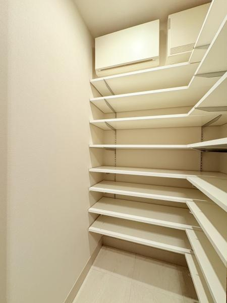 ドレッセWISEたまプラーザB棟の玄関|玄関収納