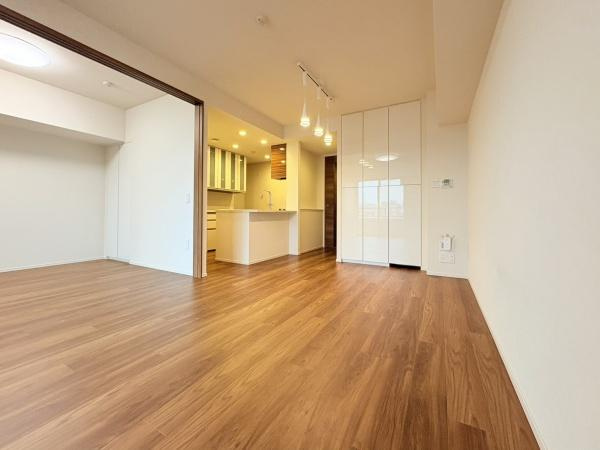 ドレッセWISEたまプラーザB棟の居間・リビング