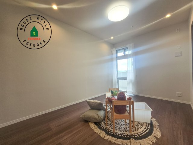 アイランドタワースカイクラブC棟　5階の寝室|主寝室には収納力に優れたクローゼットがありますので、お部屋もすっきり片付きます。