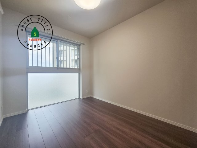 アイランドタワースカイクラブC棟　5階の洋室|穏やかな光が差し込む室内には、穏やかな時間が流れます。