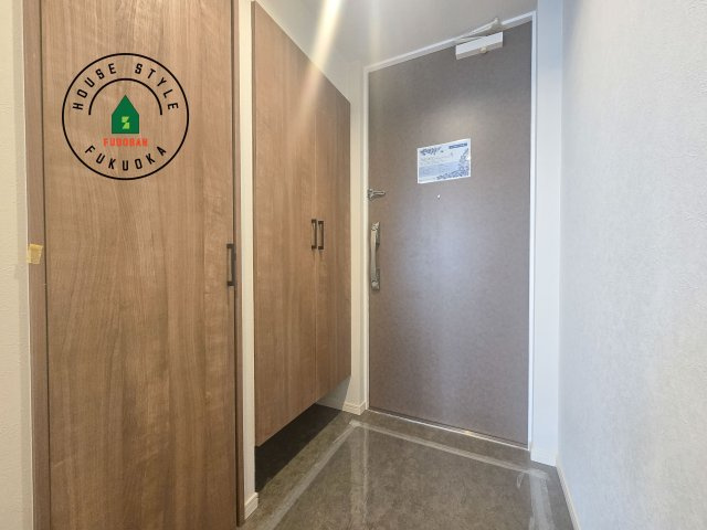 アイランドタワースカイクラブC棟　5階の玄関|ゆとりある玄関スペースでシューズボックスもつき収納充実！