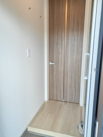 ニュー　グリーン　ハウスの玄関