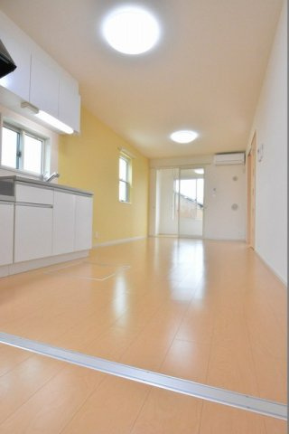 ＶＥＮＥＺＩＡ　ＲＯＳＡの居間・リビング