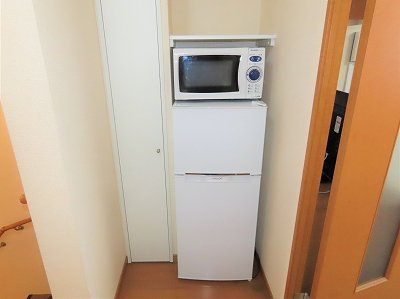 レオパレスブルガリのその他|電子レンジ、冷蔵庫完備