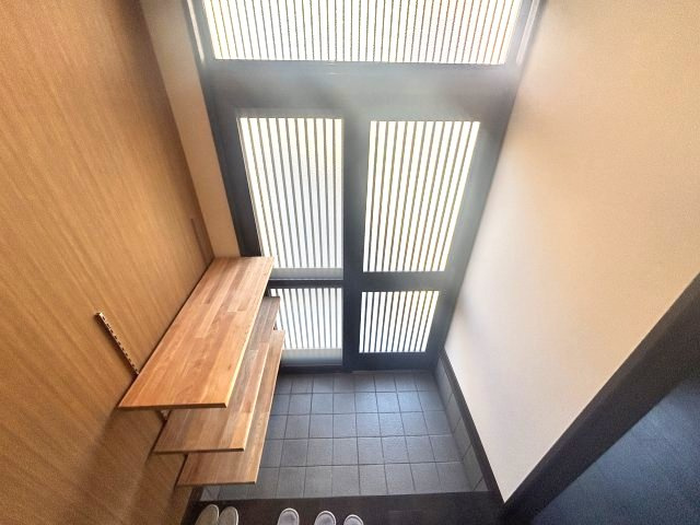 大石北町貸家の玄関