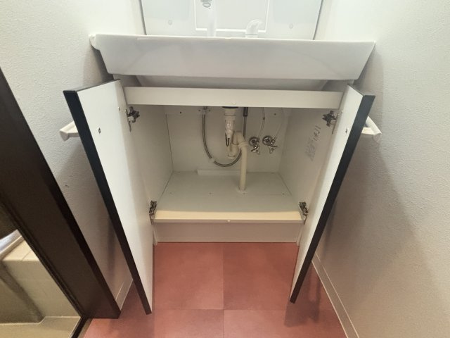 大石北町貸家の収納