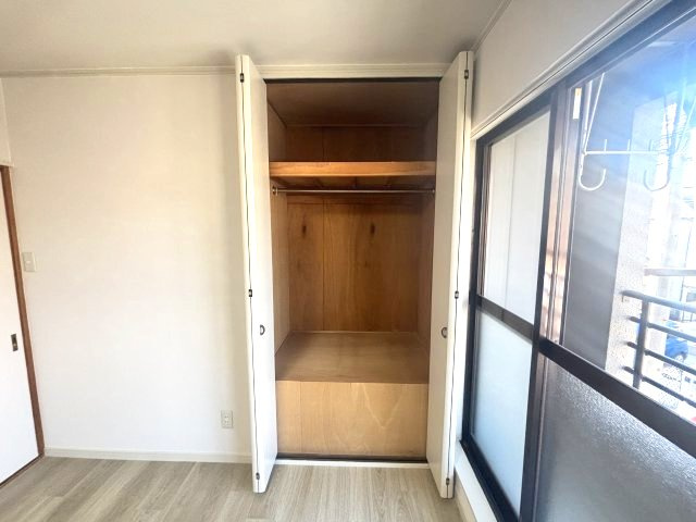 大石北町貸家の収納