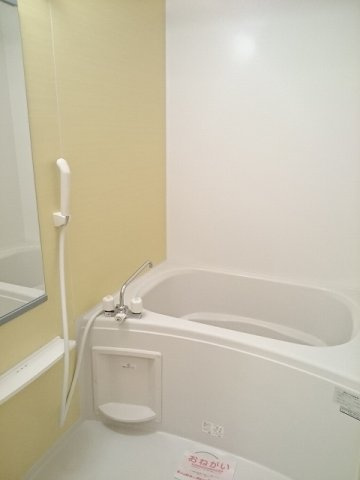 ガーデンコート　Ｂの浴室|ゆったり過ごせるお風呂です