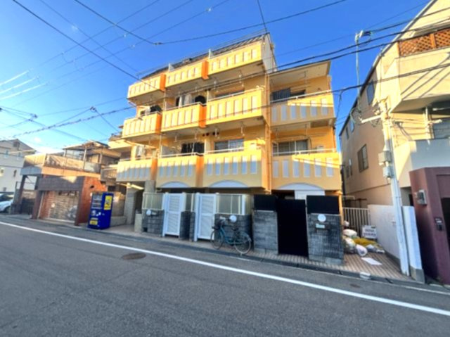 ル・パレ本山中の外観