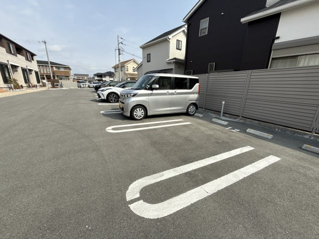 リヴィエール・デュアルＢの駐車場