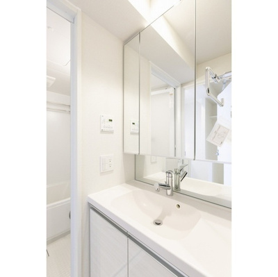 【独立洗面台】 | コンフォリア西荻窪 | 嬉しい独立洗面台付き。