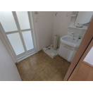 磯辺三丁目戸建の洗面所|脱衣スペースもあります