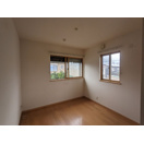 磯辺三丁目戸建の洋室|ゆったりした洋室です