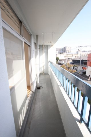 ニュー千早団地 300棟のバルコニー