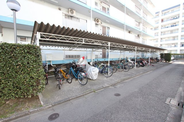 ニュー千早団地 300棟の駐輪場