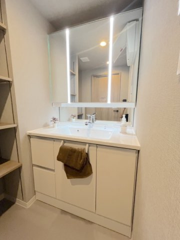 ニュー千早団地 300棟の独立洗面台