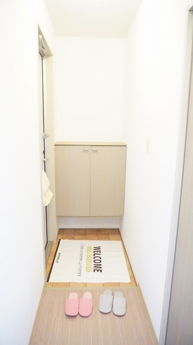 ミキハウス　B棟の玄関|収納もある玄関です