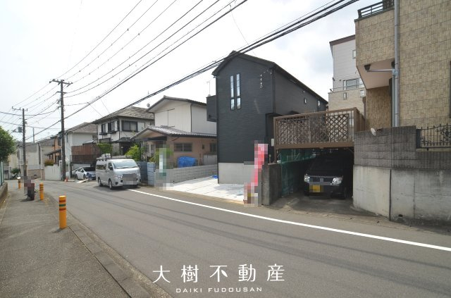 【前面道路含む現地写真】 | 座間市立野台３丁目　新築戸建て　全１棟【仲介手数料無料】