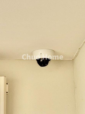 【防犯設備】 | メロディーハイム水元公園弐番館 | 【防犯カメラ】何かあった時の大事な証拠になることももちろんなりますが、防犯というくらいですので大事なのは防犯カメラがあることによって抑止力につながることですよね。