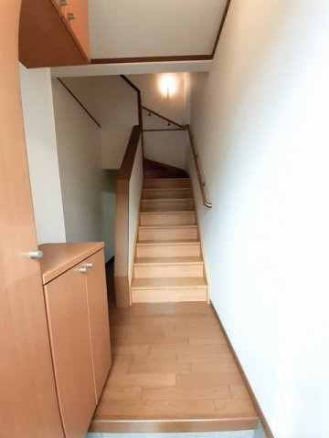 エヴァーグリーン　Ａの玄関