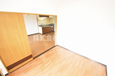 【洋室】 | カーサフィオーレ壱番館