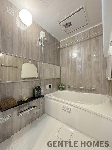 パロスリバーコート博多弐番館の浴室|浴室乾燥機付きなので冬の入浴時に危険な
ヒートショックの予防ができます。
雨や花粉が気になる季節のお洗濯も安心♪
換気機能も高く、カビ防止にも役立ちます。