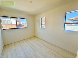 【洋室】 | 小学校9分　WIC×2　長期優良住宅　夏見台1　全2棟　1号棟 | 販売現地