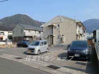 セジュール中野の駐車場