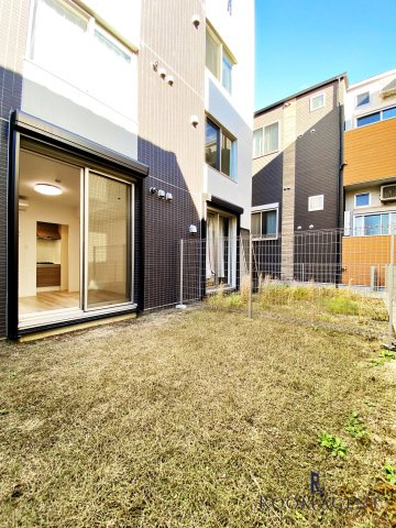 クレストタップ名古屋ウエストの庭
