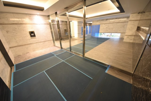 La Douceur九条のエントランス