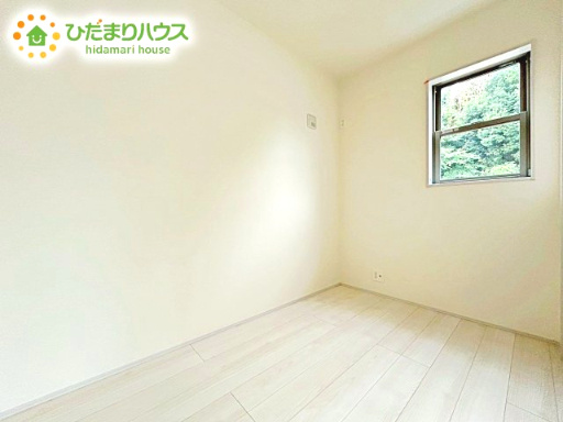 【洋室】 | 小美玉市小川第1　新築戸建　2号棟 | リビングに隣接した洋室は収納もしっかりと確保されています！
