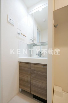 【洗面所】 | アークマーク大森町アジールコート | ゆったりとスペースのある洗面所