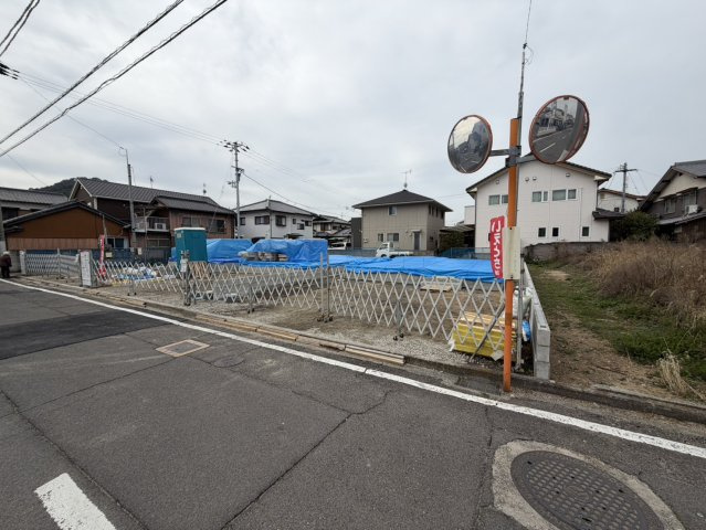 坂出市　谷町⑤　太陽光つきオール電化住宅の玄関|同じ建築メーカーの仕様となります。実物とは異なることがございます。