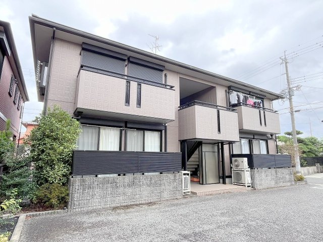 カーサアゼリアBの外観|外観は落ち着いています