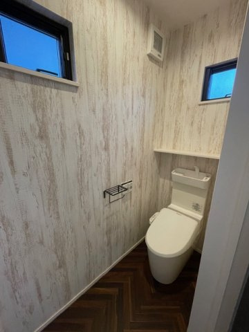 　☆　中庭のある西尾市の邸宅　☆のトイレ